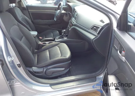 2017 Hyundai Elantra Value Edition z USA, uszkodzony, nr VIN 5NPD84LF6HH119333